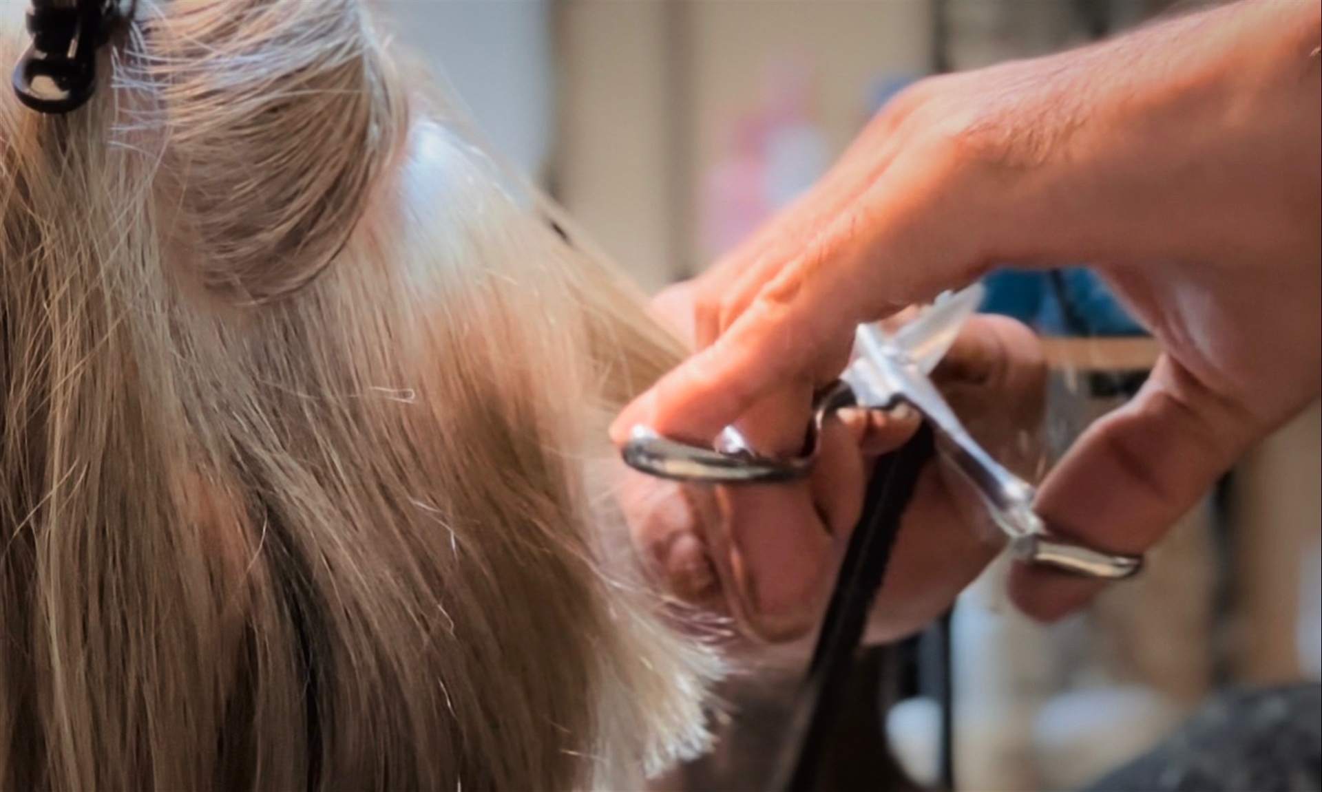 Corte de cabelo personalizado na CAOS HAUS